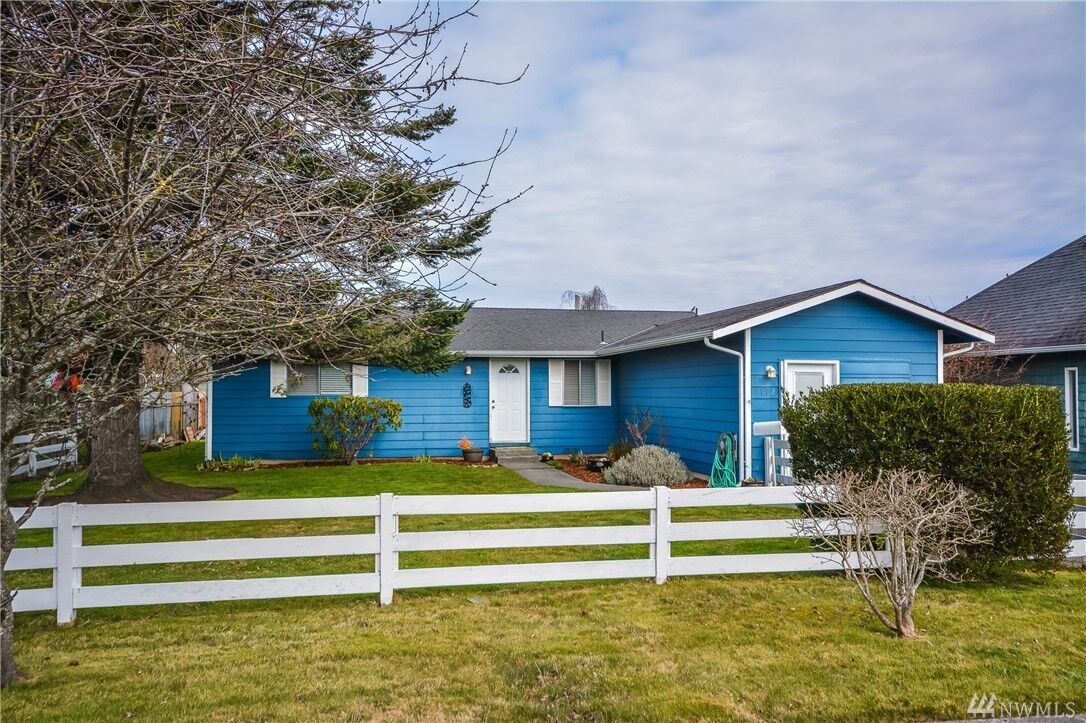 Property Photo: 1112 19th St WA 98221