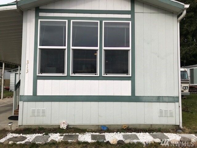 Property Photo: 313 Laird Place WA 98233