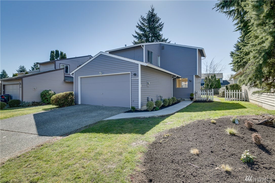 Property Photo:  13335 NE 136th Place  WA 98034 