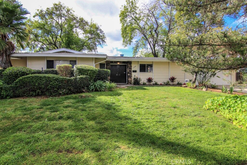 Property Photo:  1946 Benedict Avenue  CA 92506 