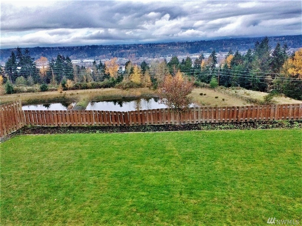 Property Photo:  6227 Montevista Dr SE  WA 98092 