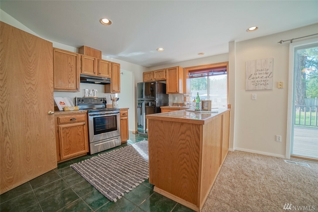 Property Photo: 15110 18th Ave S WA 98387