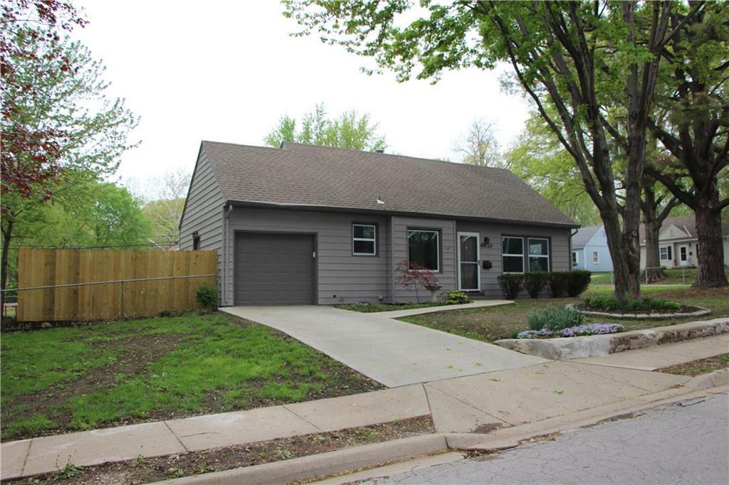 Property Photo: 4930 Rosewood Drive KS 66205