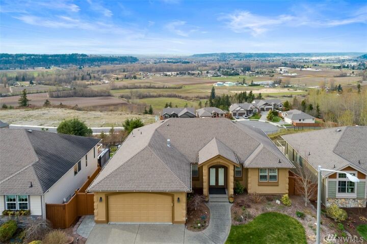 Property Photo: 10102 177th Avenue E WA 98391