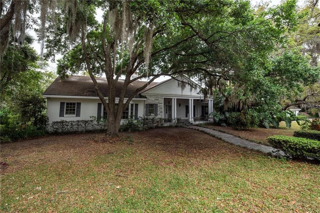 Property Photo: 1700 Country Club Road FL 32726