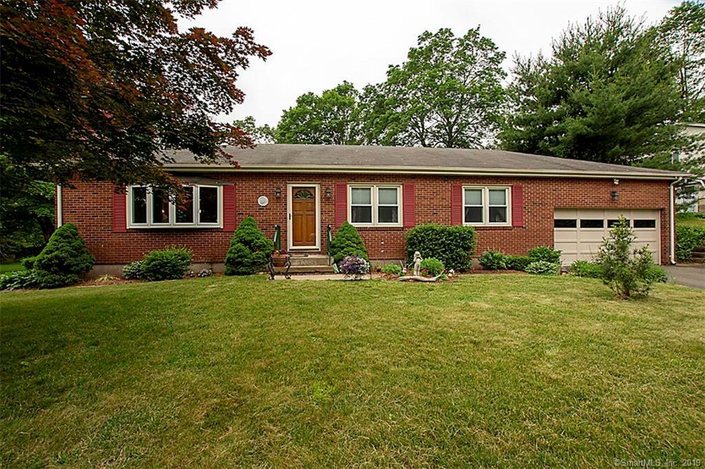 Property Photo:  110 Hillfield Road  CT 06518 