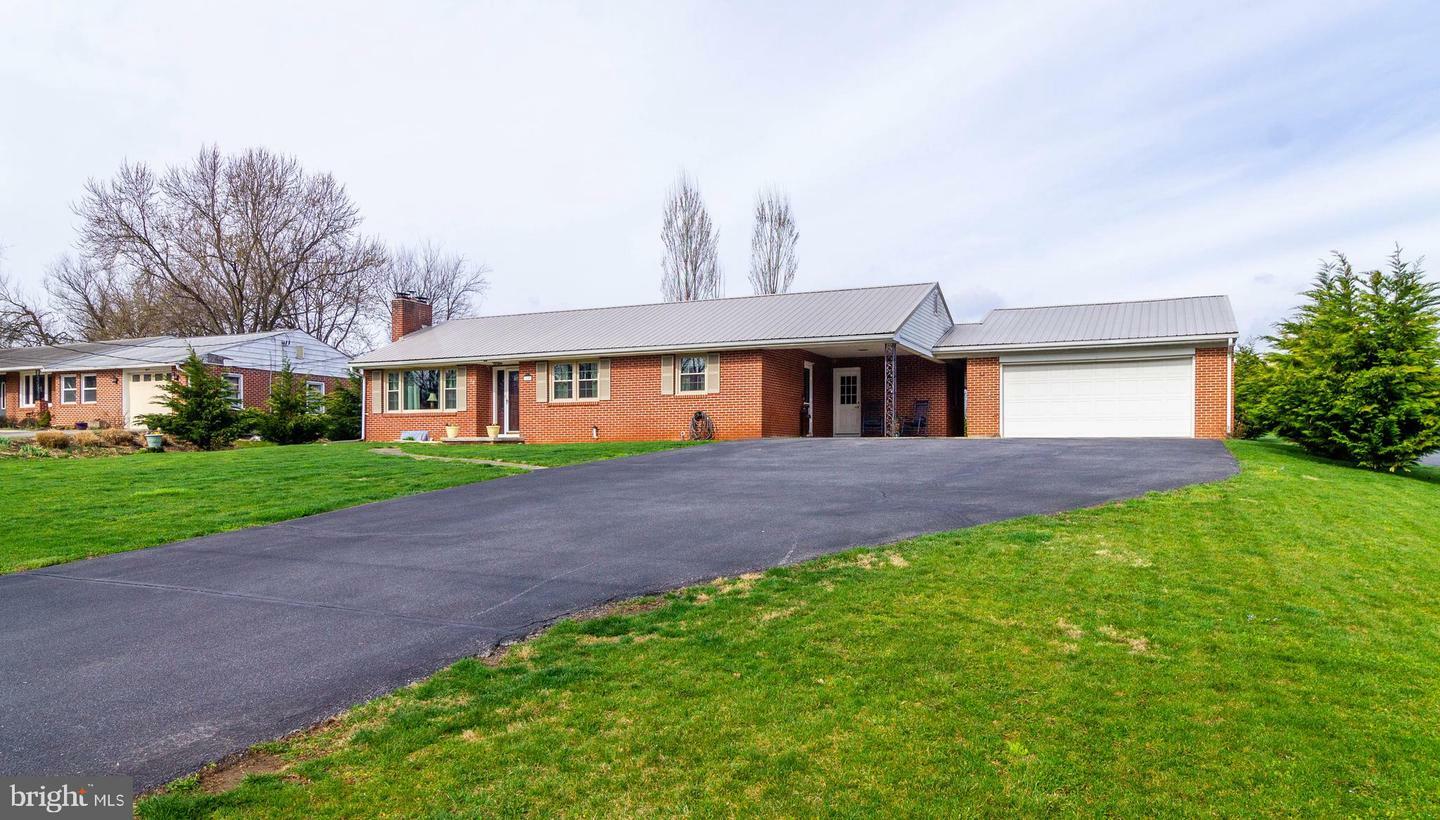 Property Photo: 1647 Ragged Edge Road PA 17202