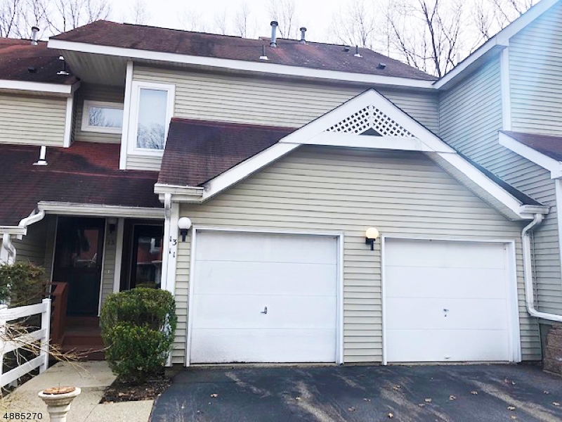 Property Photo: 11 Stone House Ct NJ 07438
