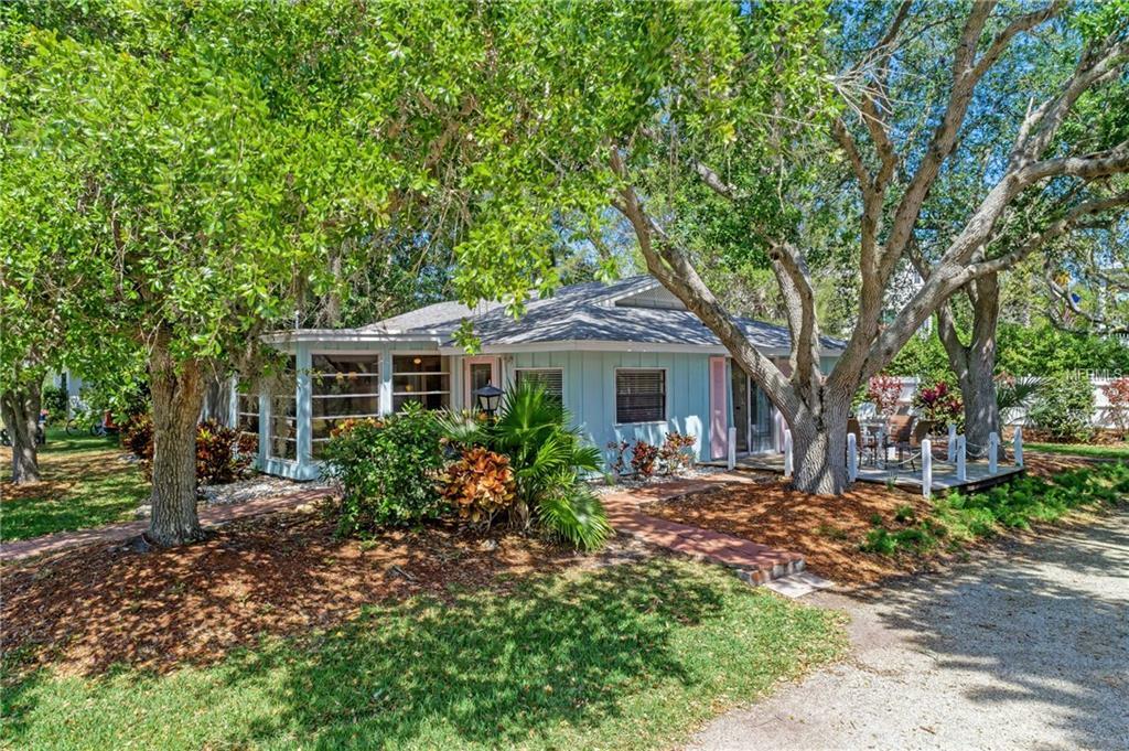 Property Photo:  531 Edlee Lane  FL 34228 