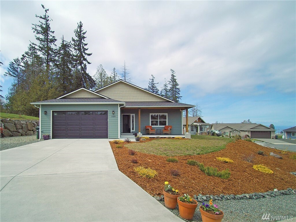 Property Photo:  1329 Morning Ct  WA 98362 