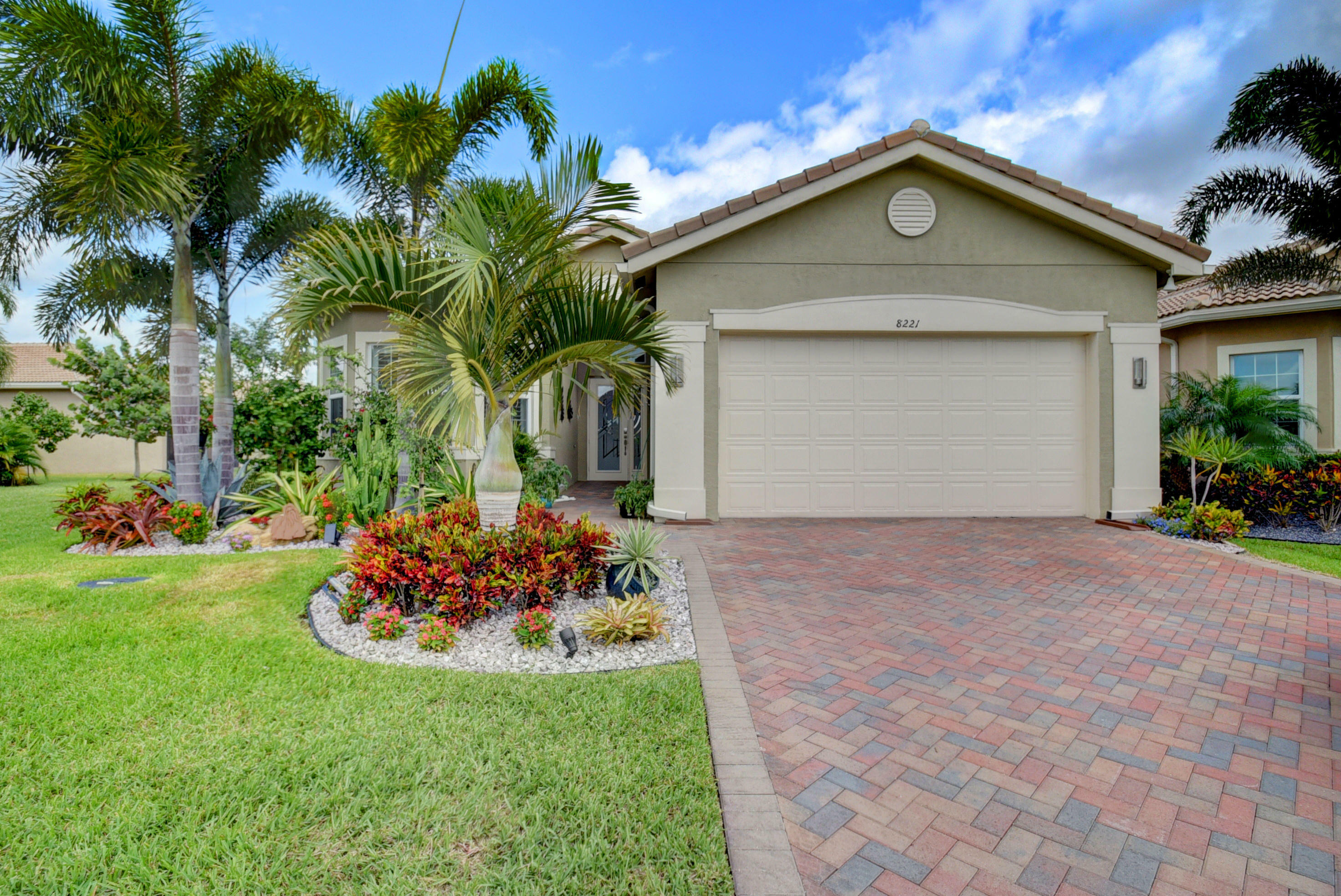 Property Photo:  8221 Pikes Peak Avenue  FL 33473 