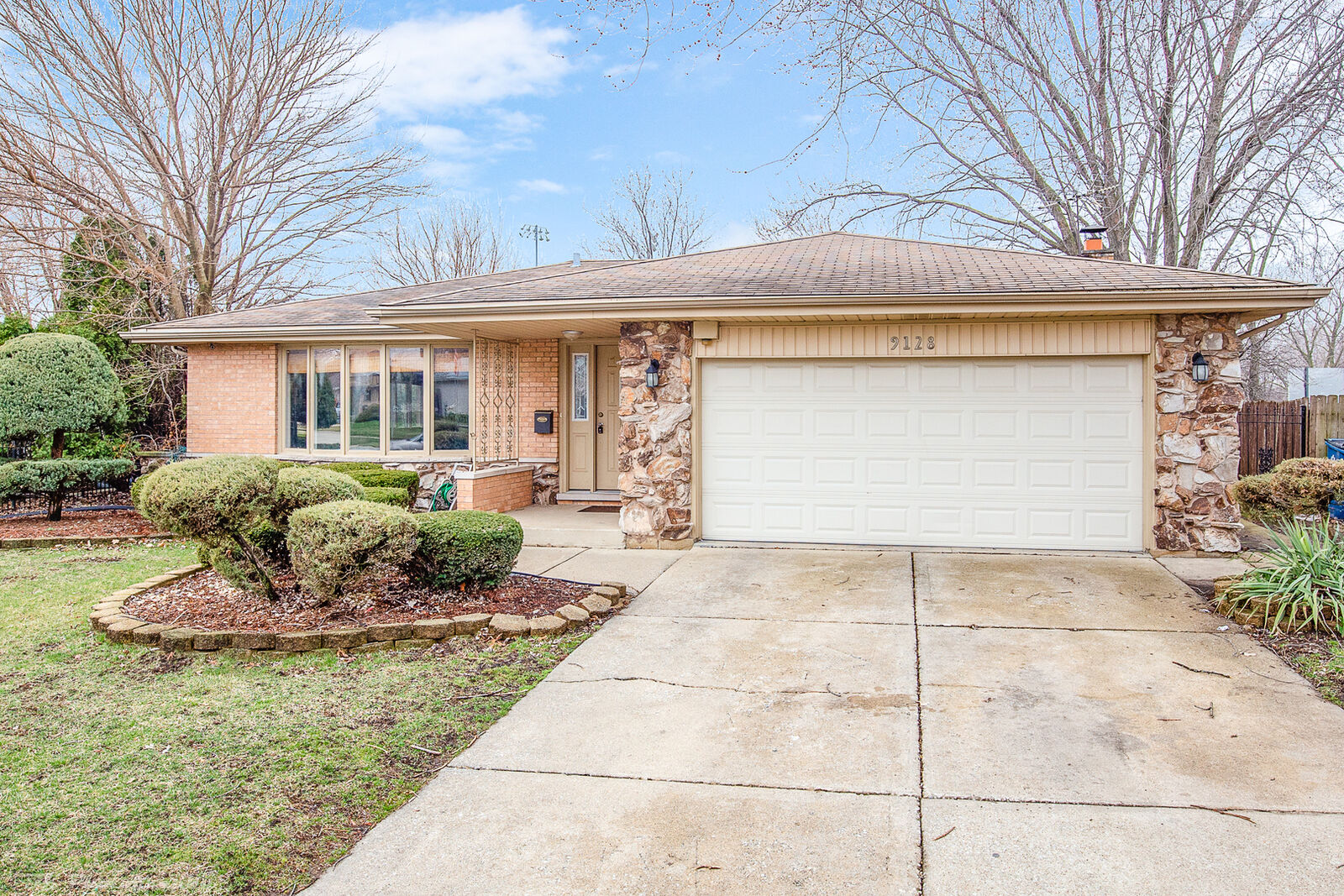 Property Photo:  9128 South Tripp Avenue  IL 60453 