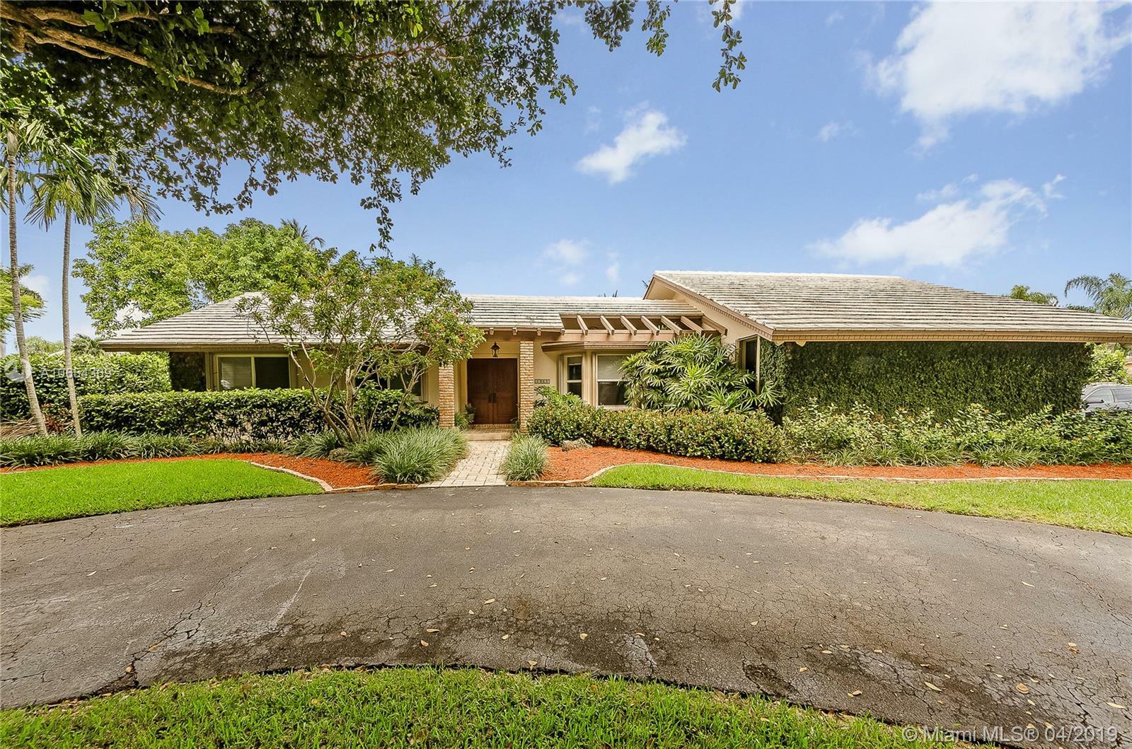 Property Photo: 17025 SW 79th Ct FL 33157