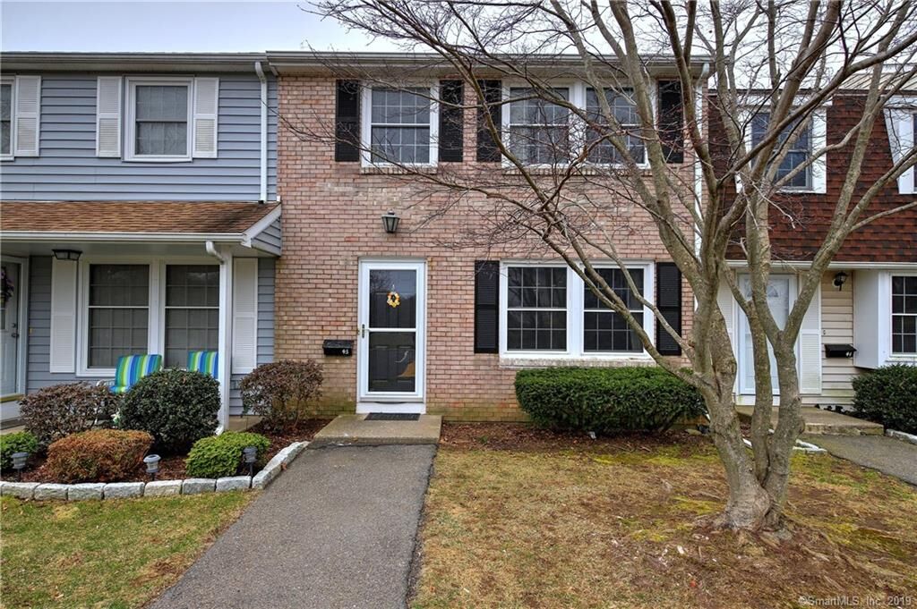 Property Photo: 43 Greenwich Way 43 CT 06460