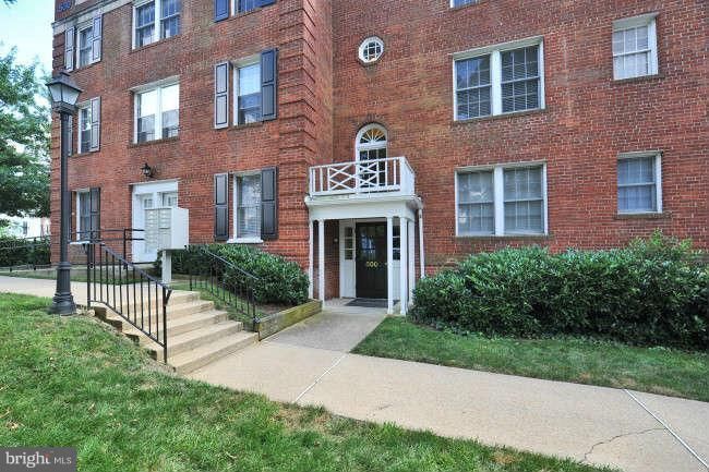 Property Photo:  500 Bashford Lane 3322  VA 22314 