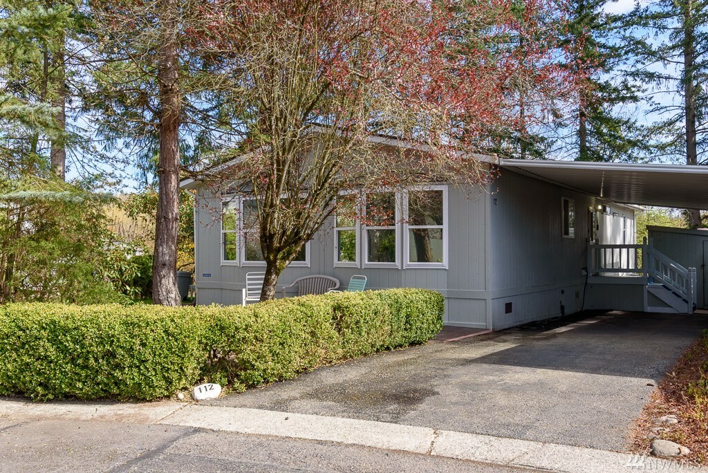 Property Photo:  18425 NE 95th St 112  WA 98052 