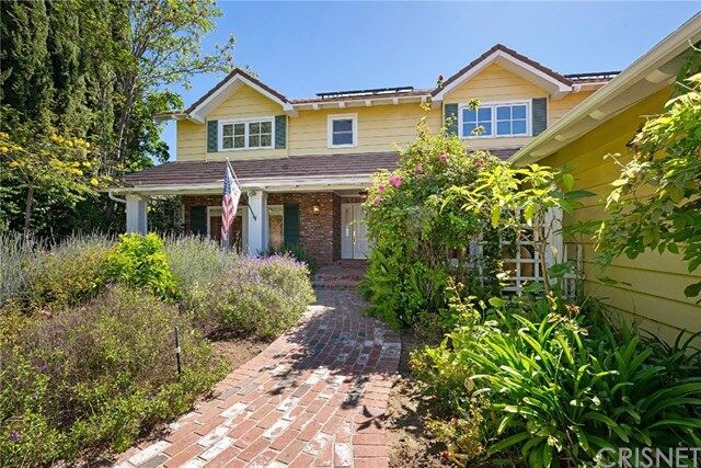 Property Photo:  5014 Del Moreno Drive  CA 91364 