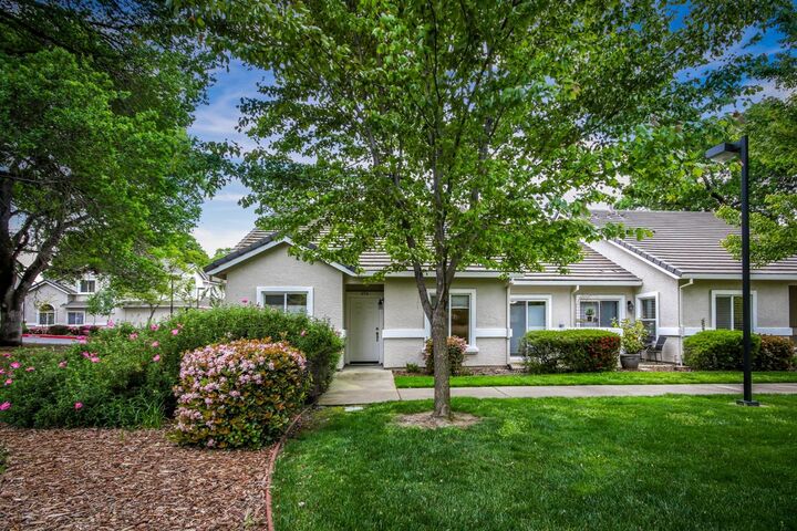 696 Shasta Oaks Circle  Roseville CA 95678 photo