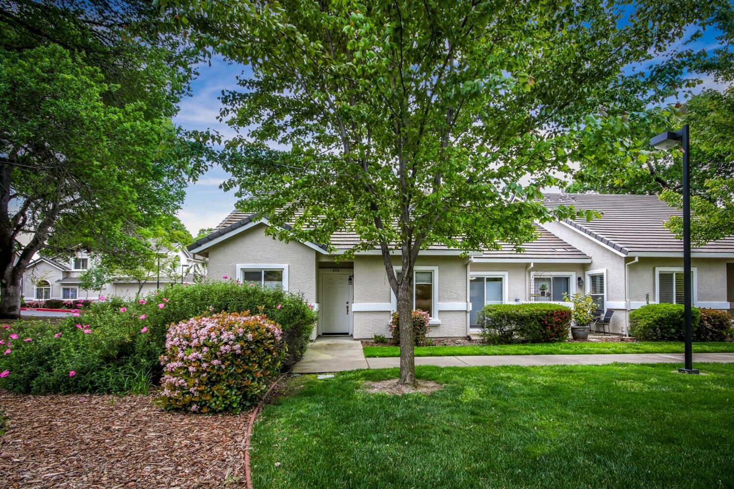 Property Photo: 696 Shasta Oaks Circle CA 95678