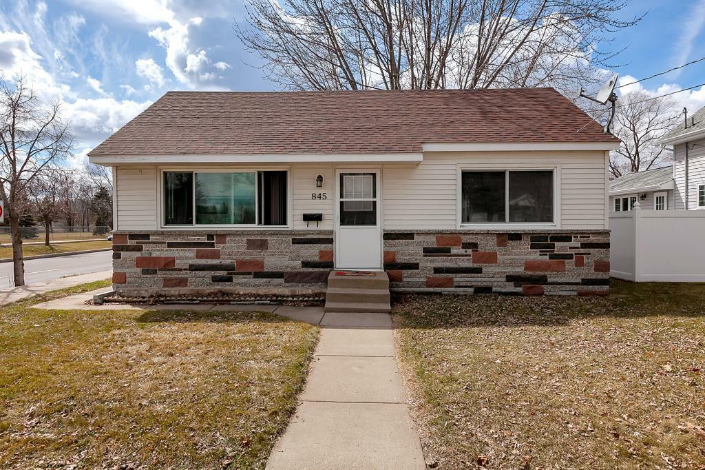 Property Photo:  845 S McKinley Place  MN 56301 