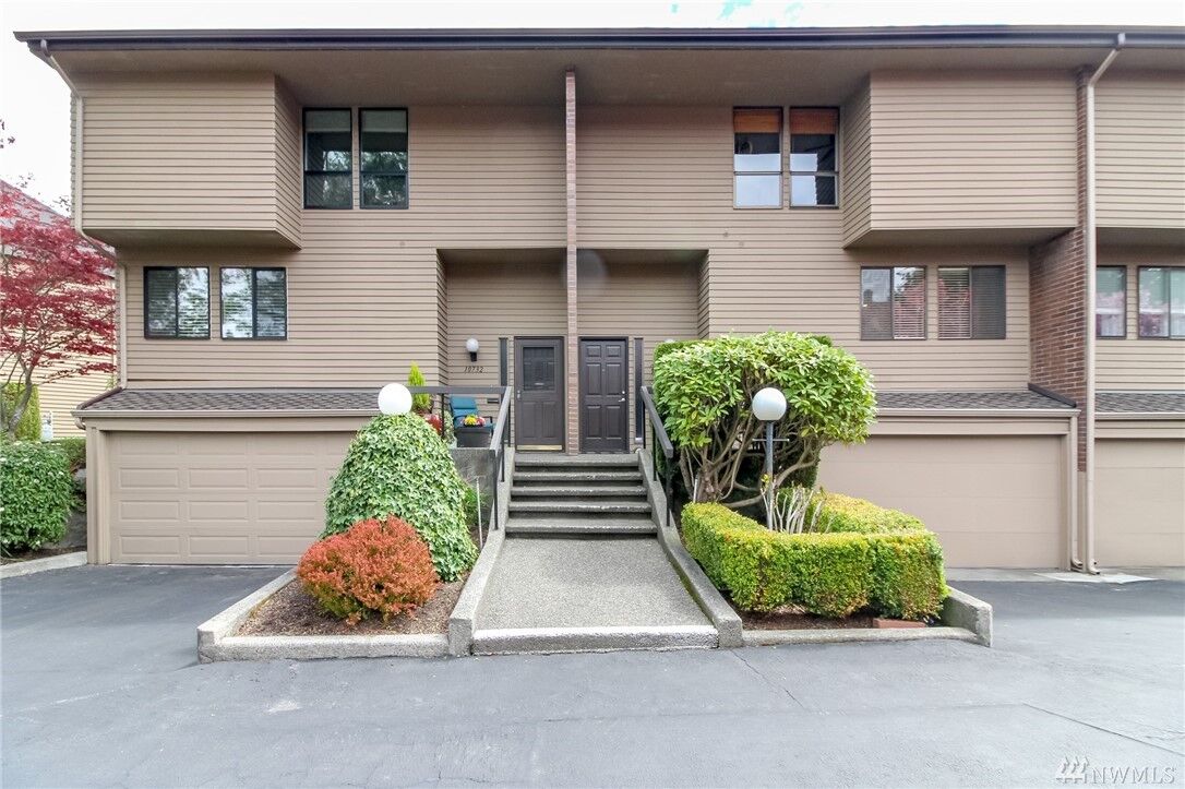 Property Photo:  10734 Glen Acres Dr S  WA 98168 