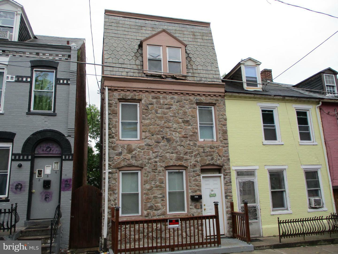 Property Photo:  352 Beaver Street  PA 17603 