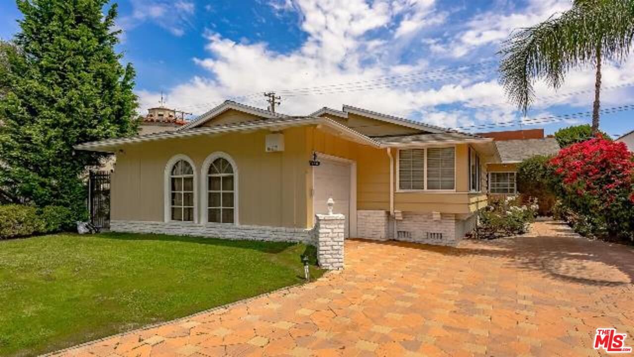 Property Photo: 156 N Le Doux Rd CA 90211