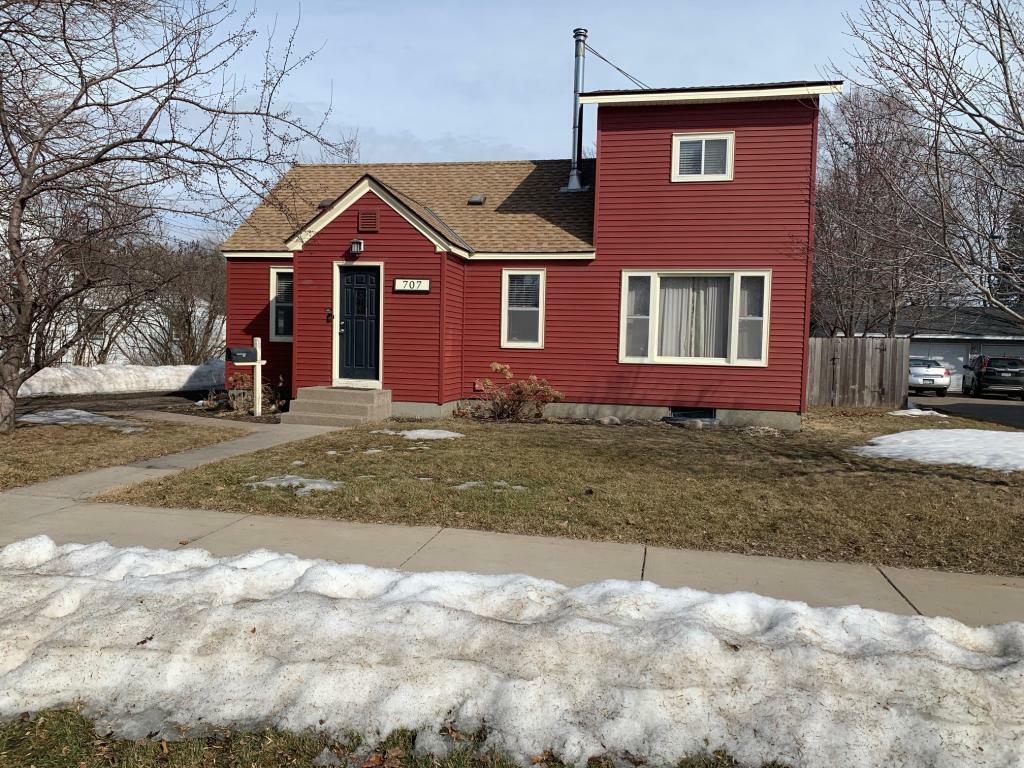 Property Photo:  707 Cross Street  MN 55303 