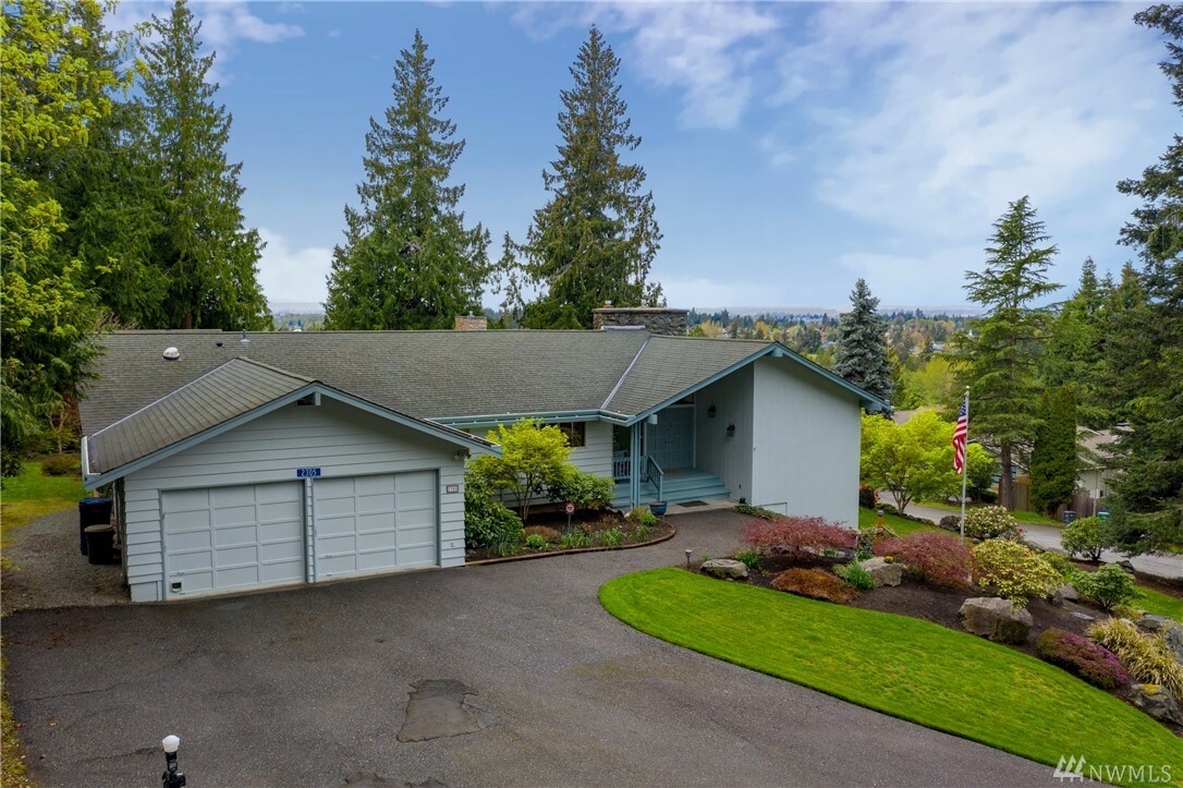 Property Photo:  2305 Cedar Hills Place  WA 98274 