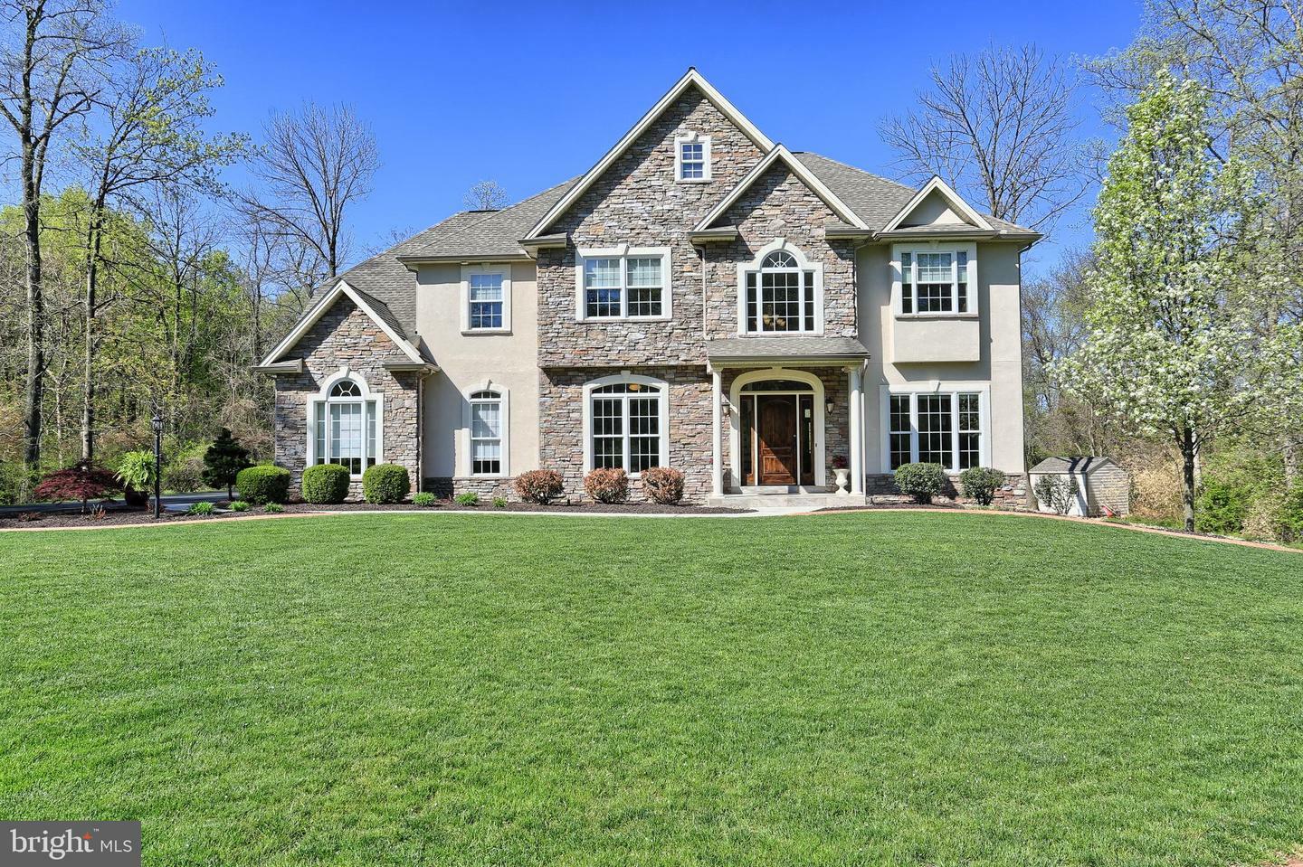 Property Photo:  1381 Fox Hill Drive  PA 17078 