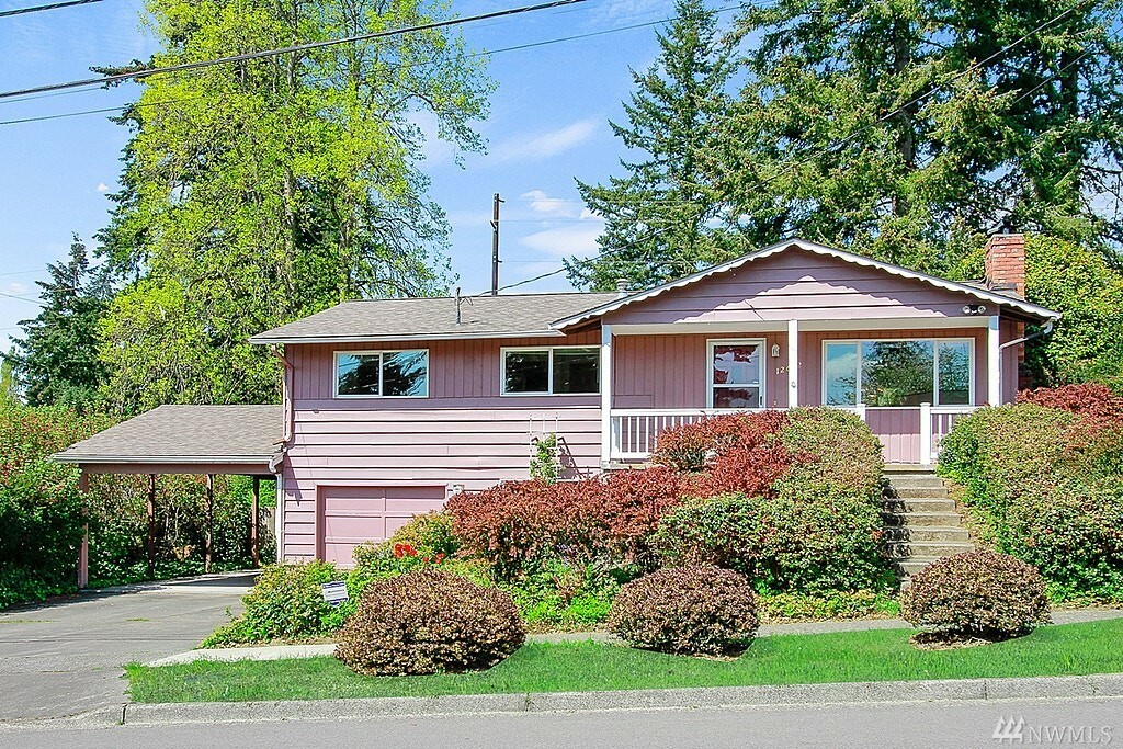 Property Photo:  12642 SE 161st St  WA 98058 