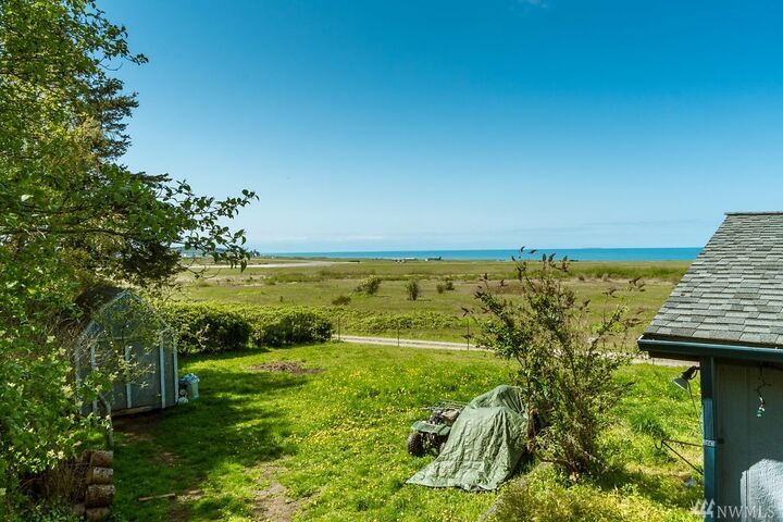 Property Photo:  4257 Hollydale Lane  WA 98277 