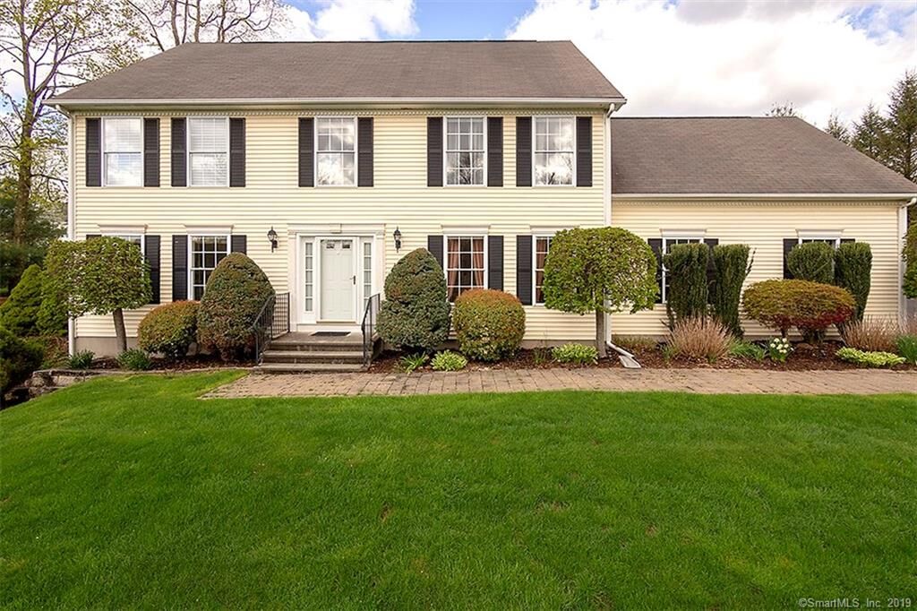 Property Photo:  330 Hume Drive  CT 06514 