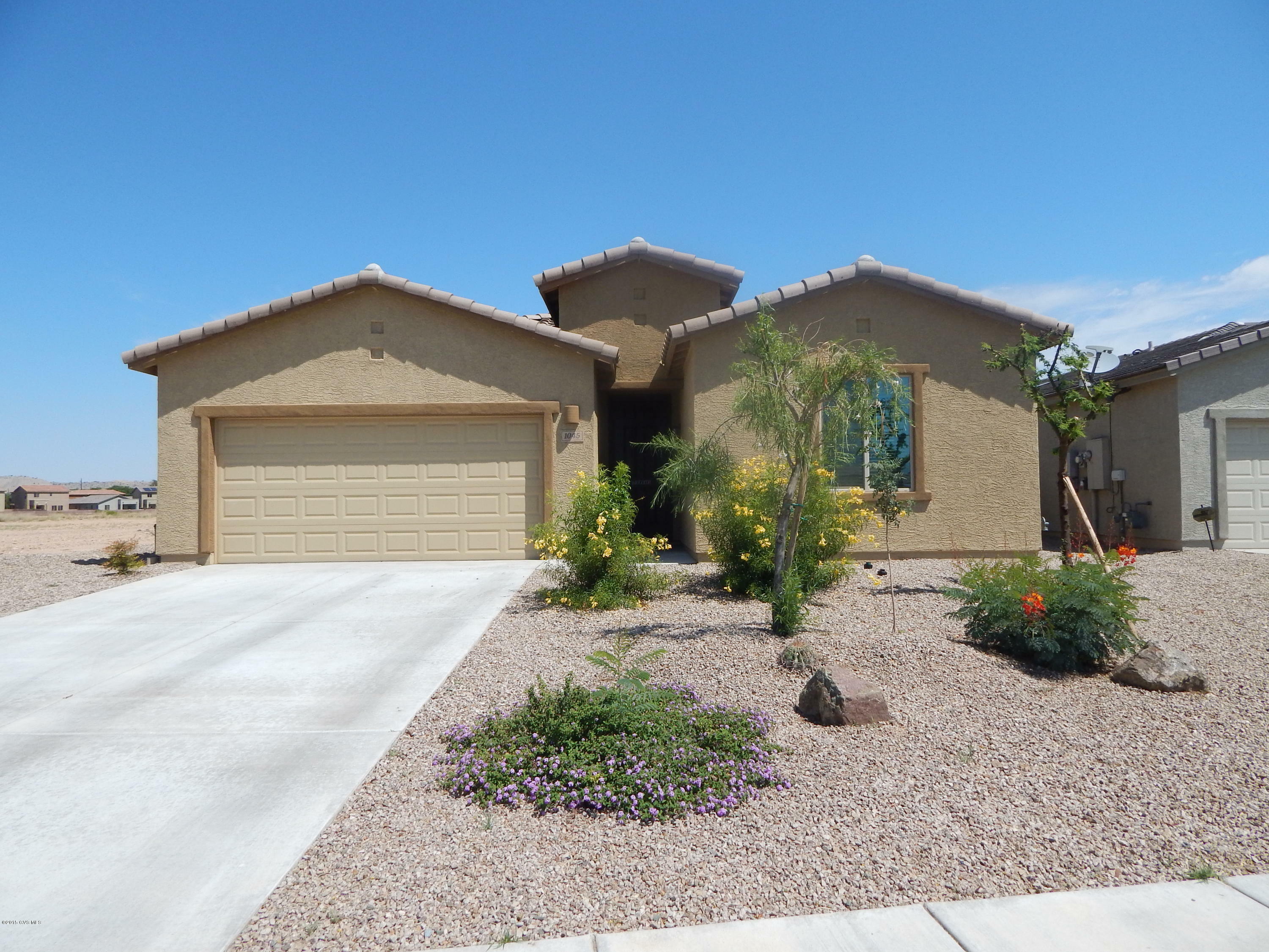 Property Photo:  1045 E Empire Canyon Lane  AZ 85629 