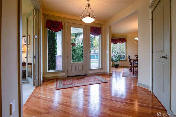 Property Photo:  10035 127th Ave NE  WA 98033 