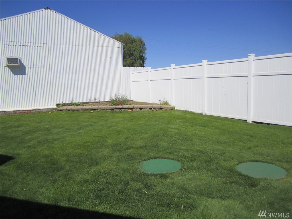 Property Photo: 7027 P Road SE WA 98857