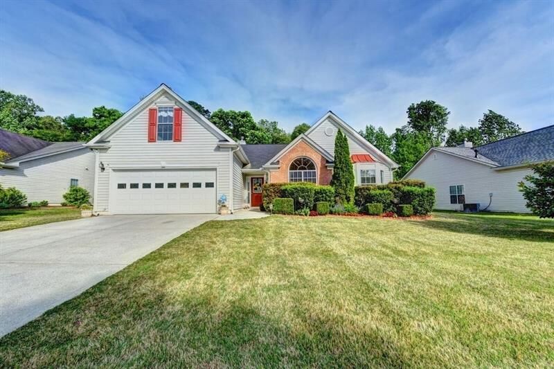 Property Photo:  1935 Charleston Oak Circle   30043 