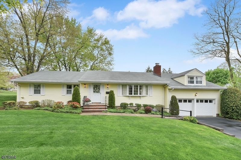 Property Photo:  100 Wyckoff Ave  NJ 07481 