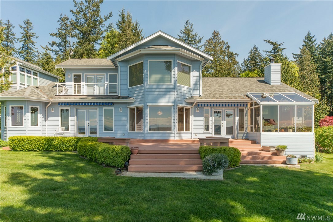 Property Photo: 552 Cougar Lane WA 98282