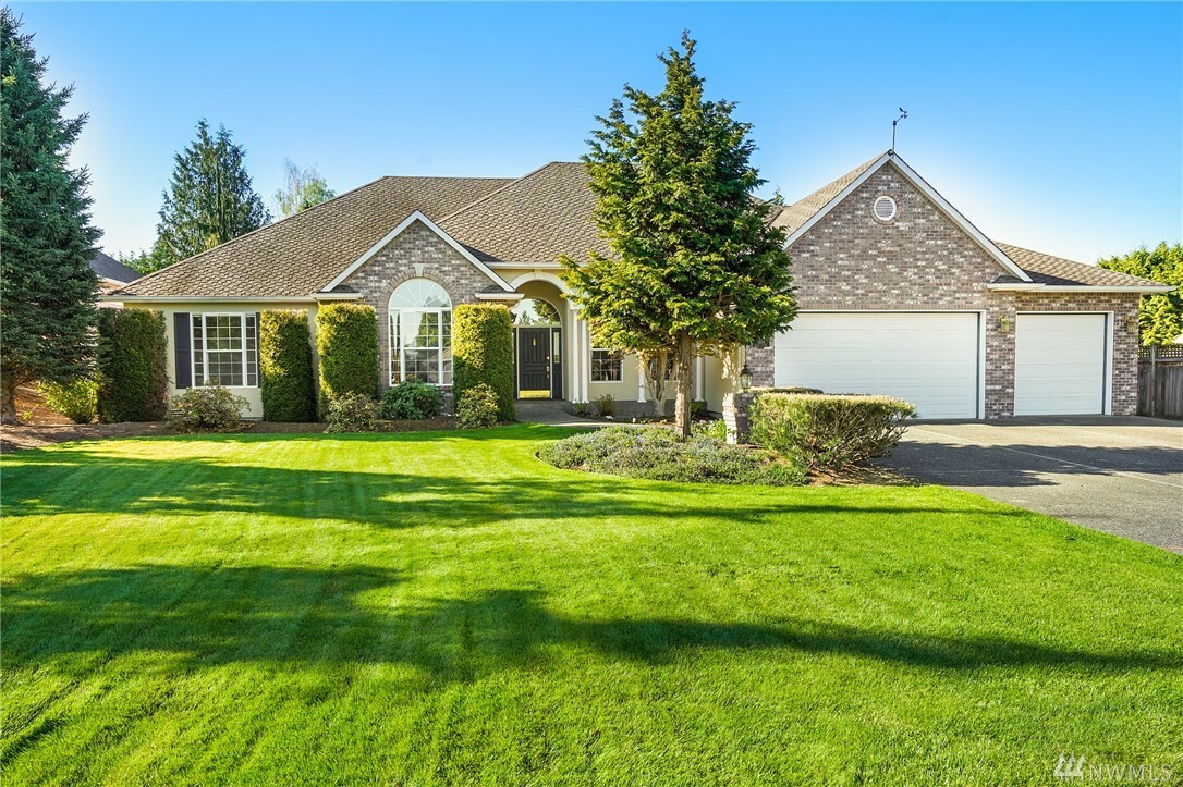Property Photo: 3816 Ridge Ct WA 98274