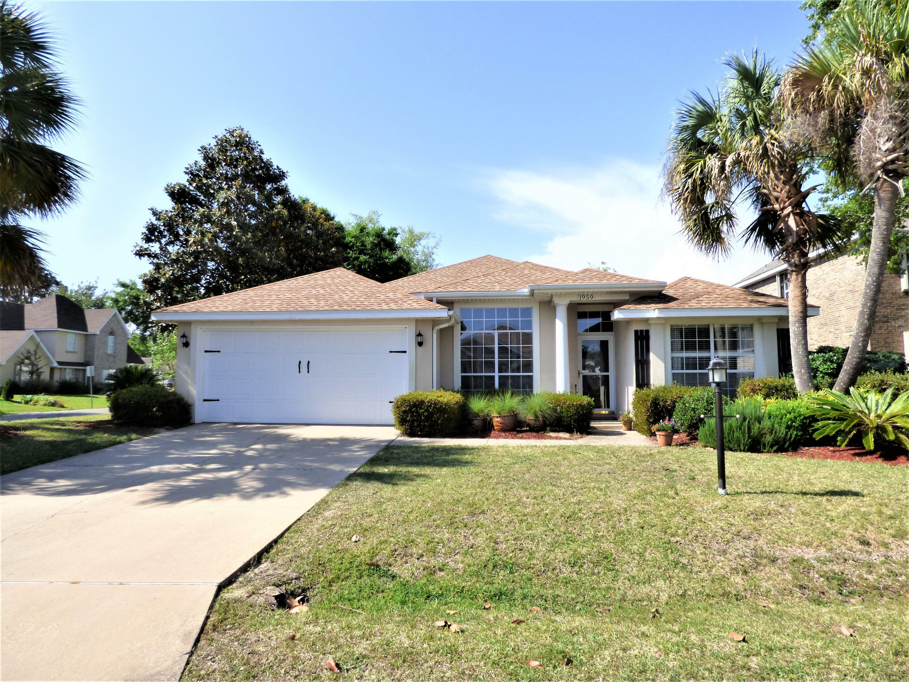 Property Photo:  1959 Waterford Ridge Road  FL 32547 