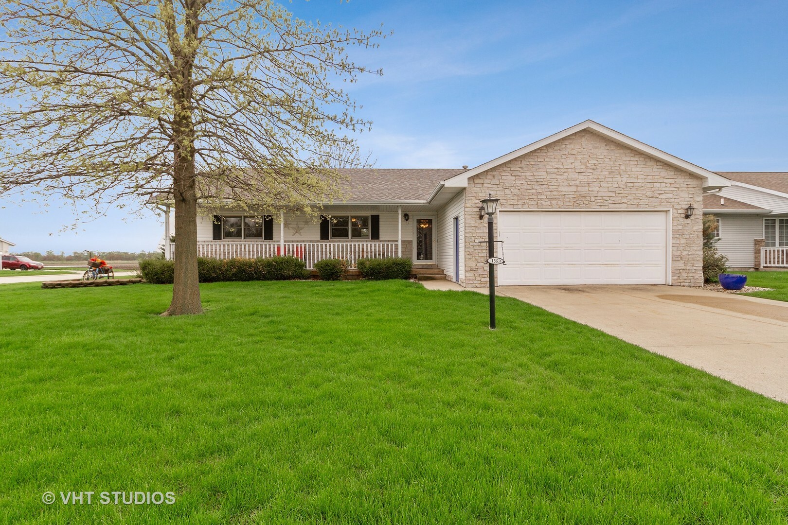 Property Photo:  1553 Lady Brunetta Road  IL 60914 