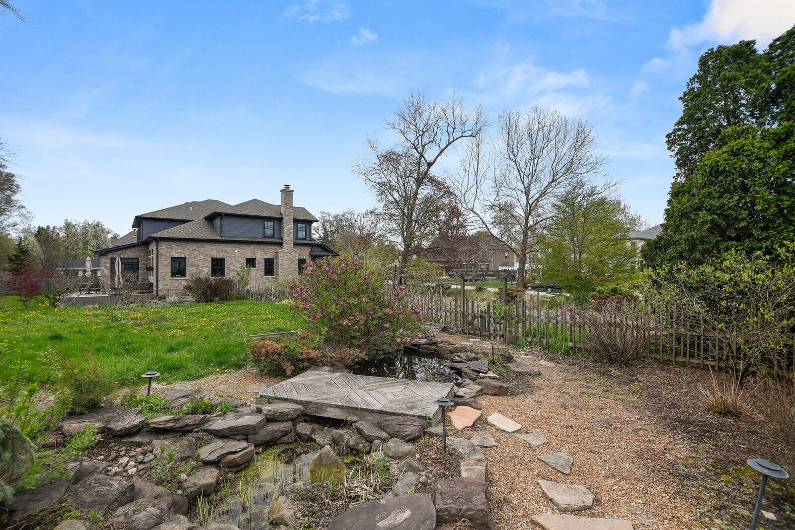 Property Photo:  812 Glenwood Lane  IL 60025 