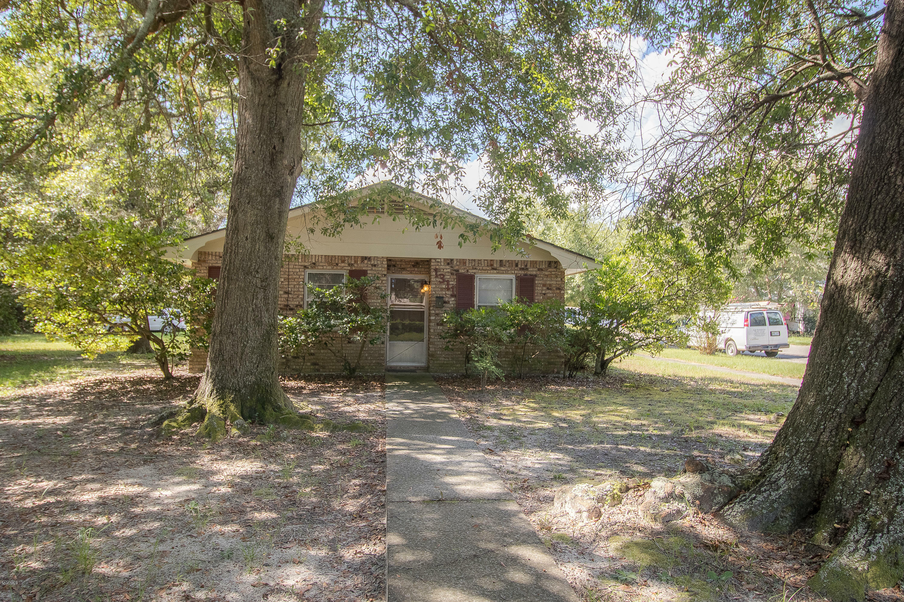 Property Photo:  1311 33rd Avenue  MS 39501 