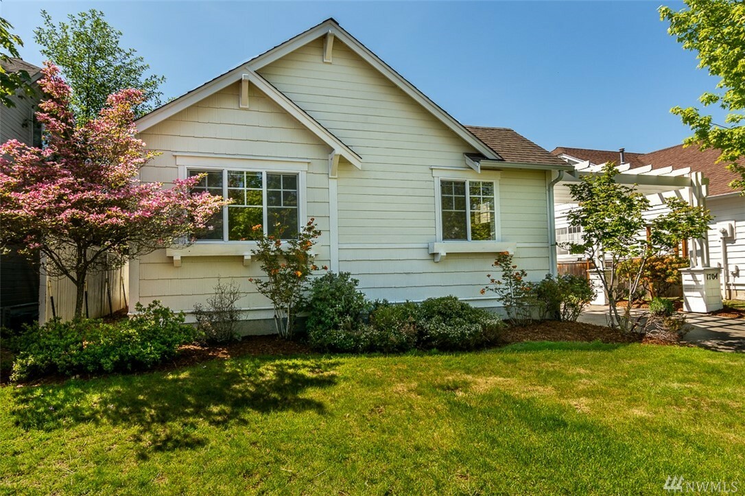 Property Photo:  1704 Concord Ct  WA 98226 