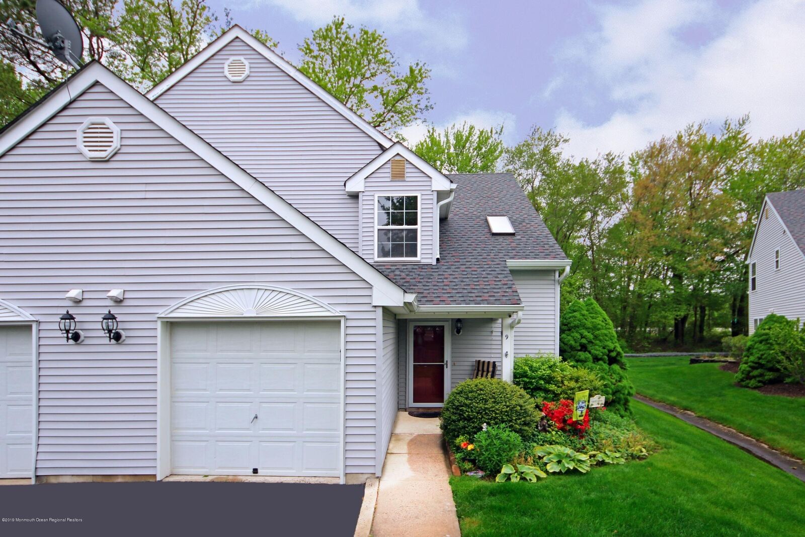 Property Photo:  9 Commons Drive  NJ 07753 