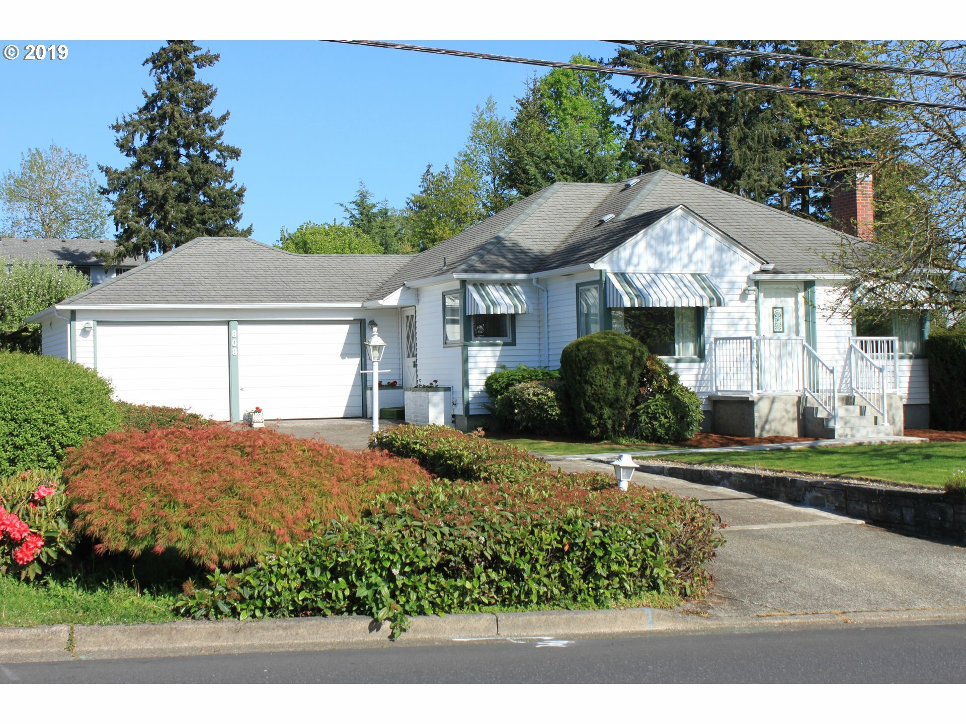 Property Photo:  808 N 18th Ave  WA 98626 