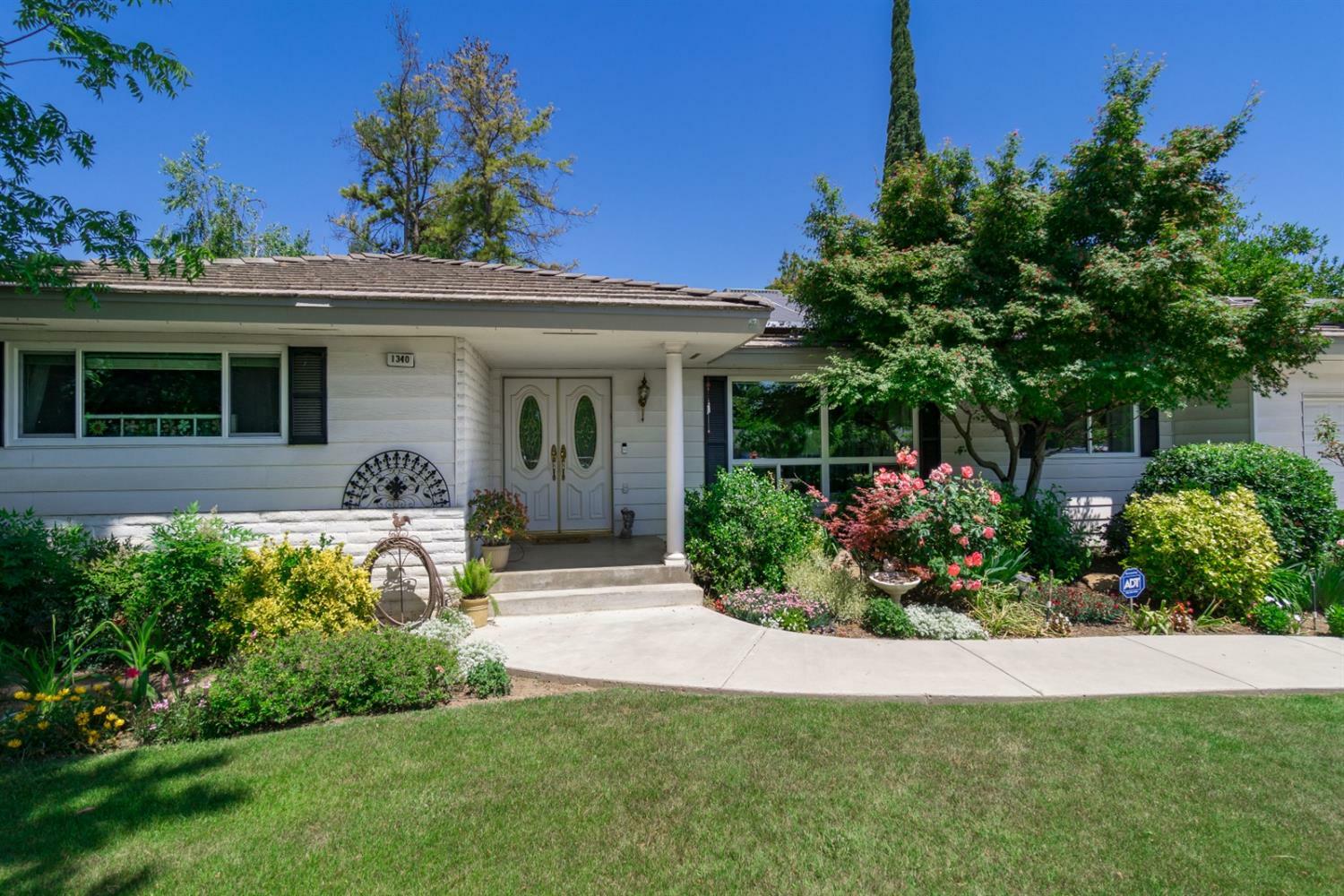 Property Photo:  1340 W Escalon Avenue  CA 93711 