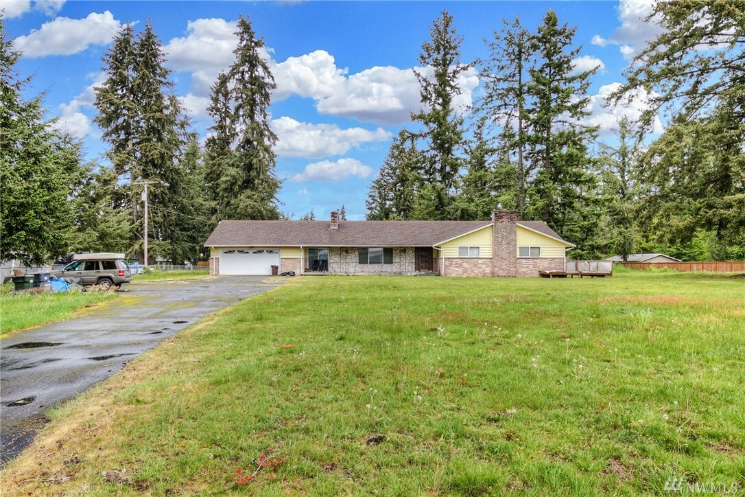 Property Photo: 1227 176th St E WA 98387
