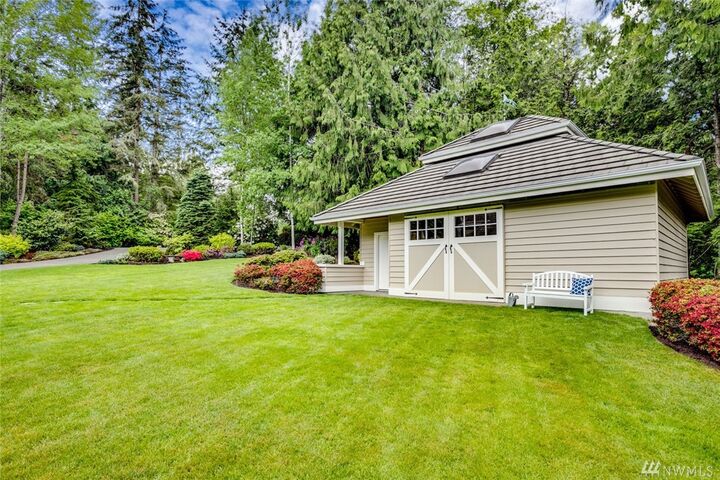 Property Photo: 10150 Citation Ct NE WA 98110